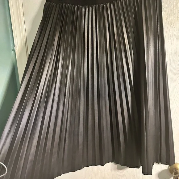 Simply Vera Vera Wang Black faux leather A-Line Skirt - Picture 3 of 7